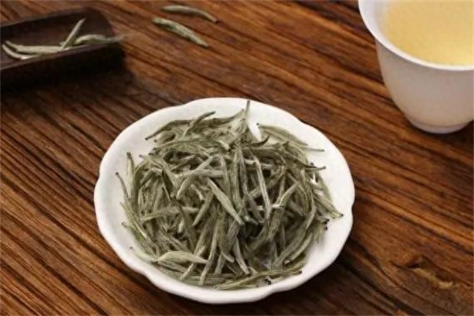 白茶是绿茶还是红茶，喝白茶有什么好处