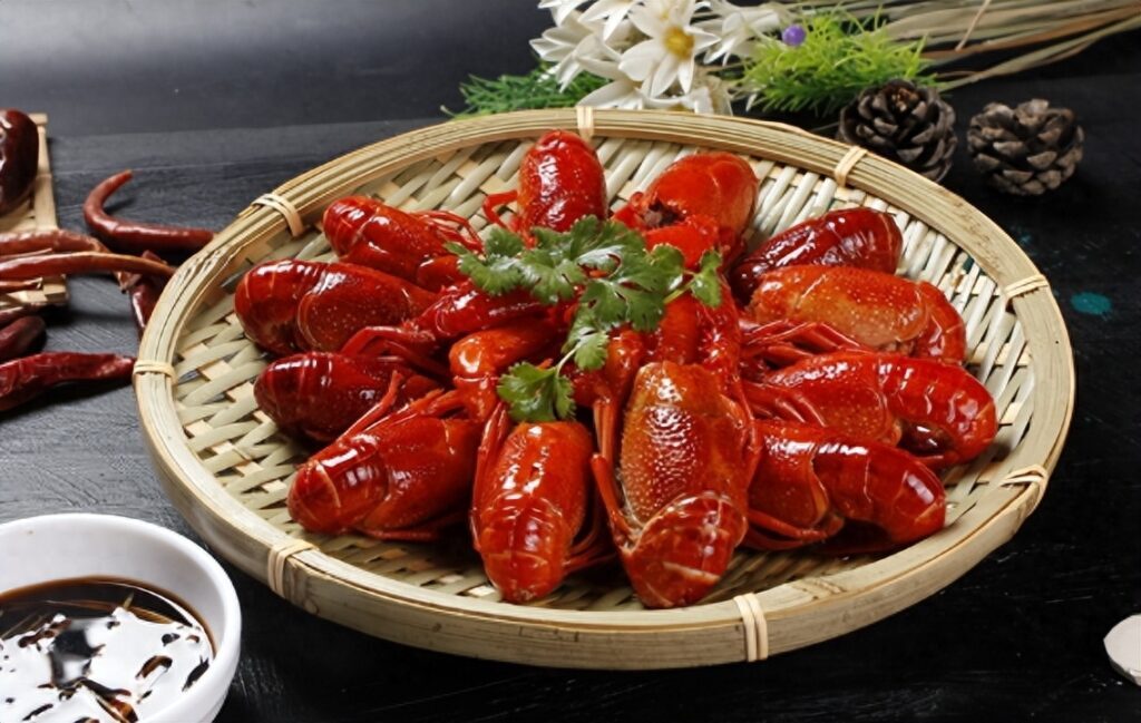 小龙虾除了虾尾还能吃什么，小龙虾全部都可以吃吗