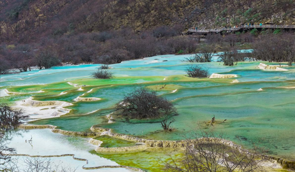 九寨沟旅游一般要多少钱，九寨沟旅游适合几月份去