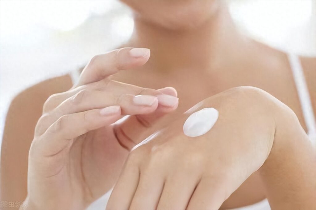 如何正确涂抹乳液，抹乳液的正确方法