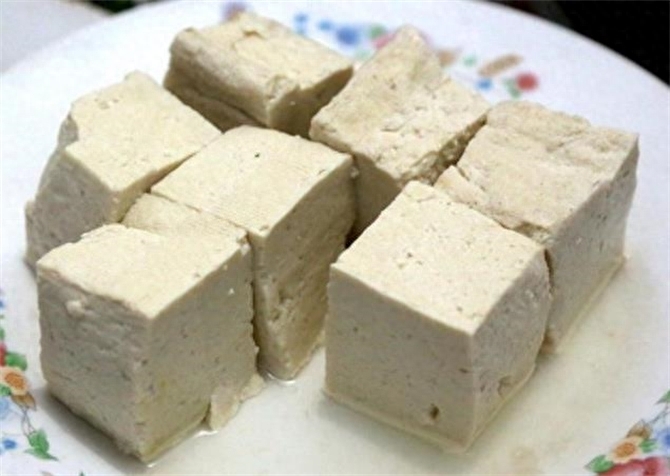 白水煮豆腐怎么做好吃，清水煮豆腐的做法窍门
