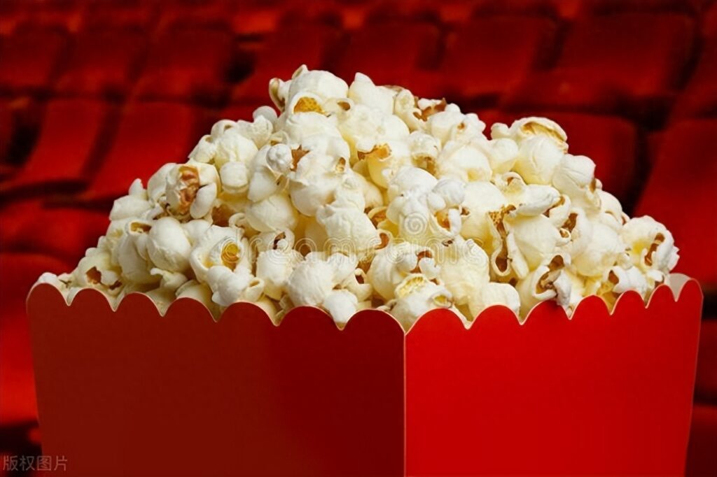 为什么看电影时爱吃爆米花，看电影吃爆米花的由来