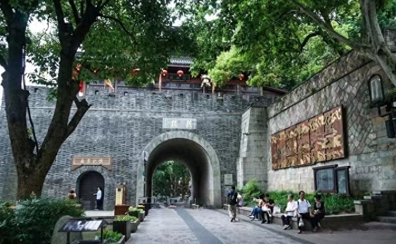 杭州有哪些好玩的地方，杭州市内游玩必去的地方