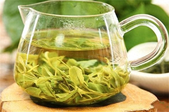 绿茶多少度水泡茶好，绿茶的冲泡方法