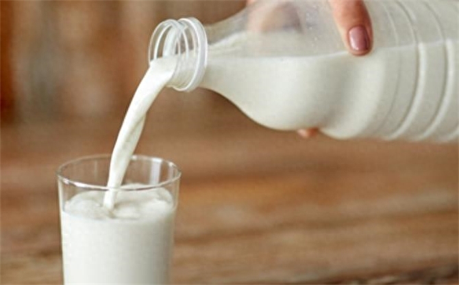 全脂牛奶和脱脂牛奶哪个好，喝全脂还是脱脂的好
