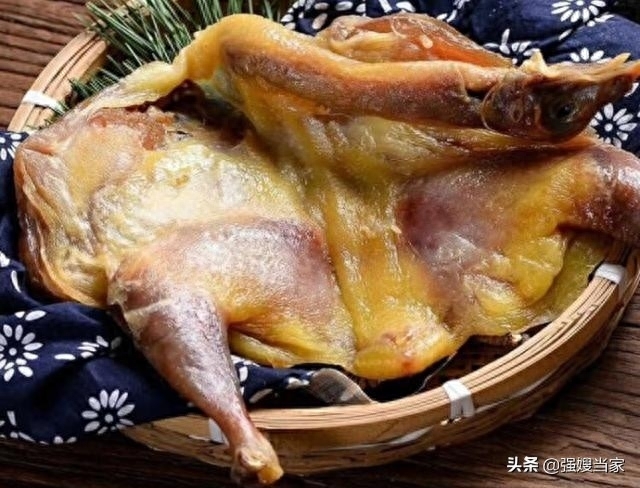 腊鸡怎么做好吃，腊鸡最正宗的做法