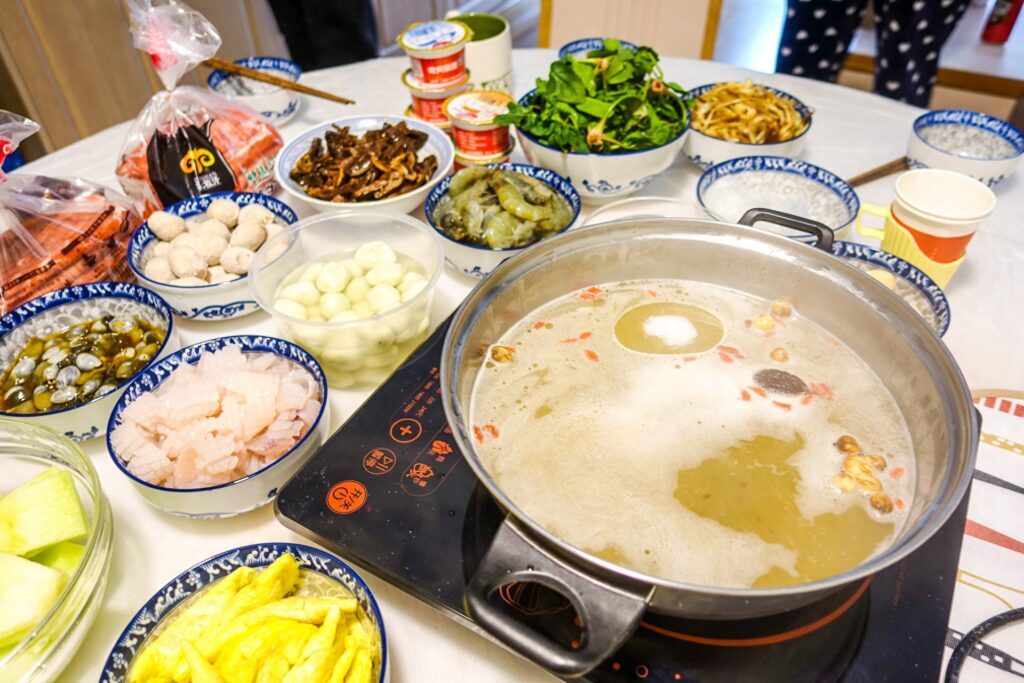 聚餐吃火锅还是炒菜，为什么聚餐都吃火锅