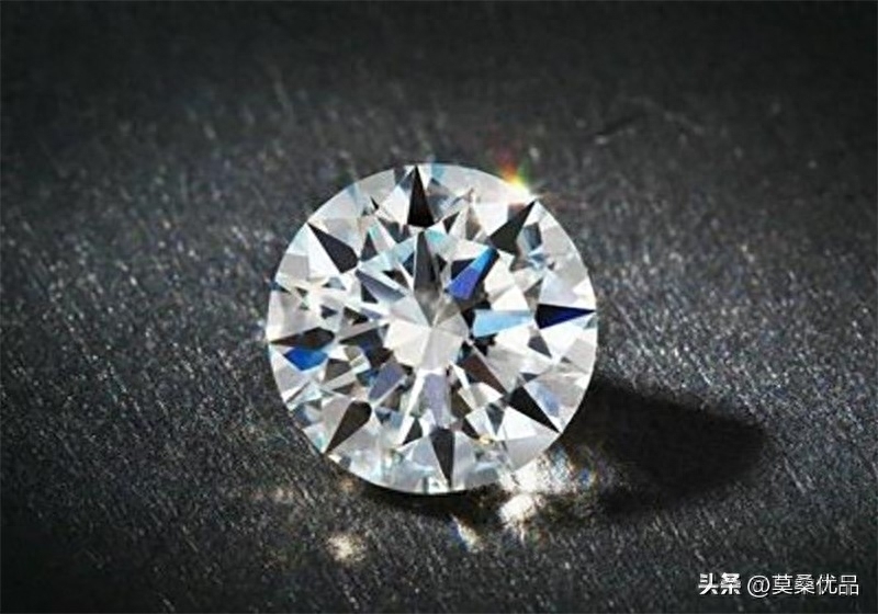 合成碳硅石戒指是什么，合成碳硅石戒指多少钱