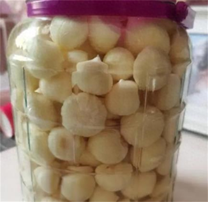 白醋泡大蒜怎么做，醋大蒜的正确腌制方法