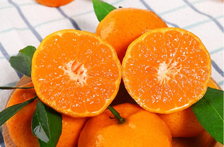 砂糖橘为什么带叶子卖，原来是这样