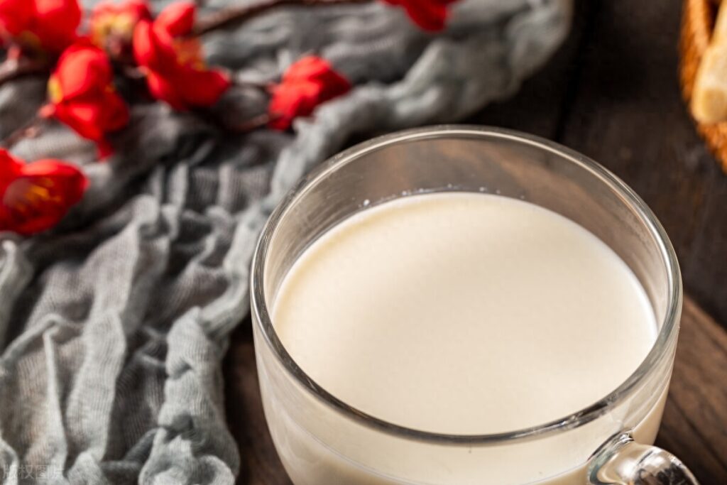纯牛奶有哪些好处，纯牛奶的好处和功效