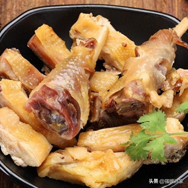 腊鸡怎么做好吃，腊鸡最正宗的做法