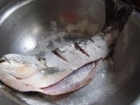 糖醋草鱼怎样做，糖醋草鱼的简单做法