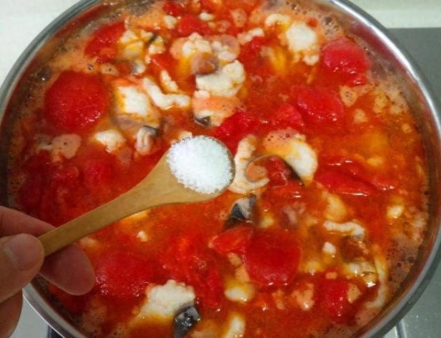 番茄鱼片怎么做好吃，家庭版番茄鱼的做法