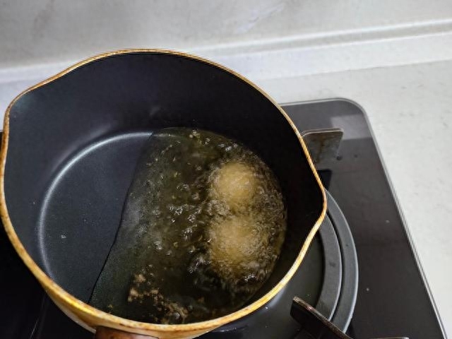 速冻汤圆可以直接炸吗，速冻汤圆油炸的做法步骤