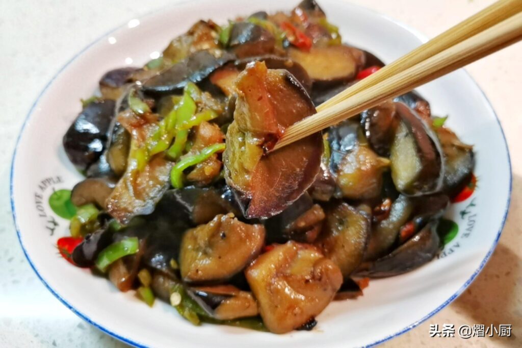 如何做茄子才好吃，酱烧茄子的家常做法