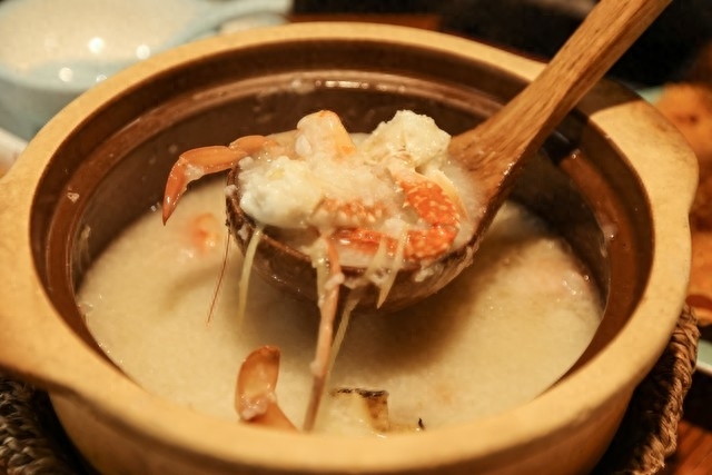 大闸蟹煲粥好吃吗，螃蟹煮粥的正确做法