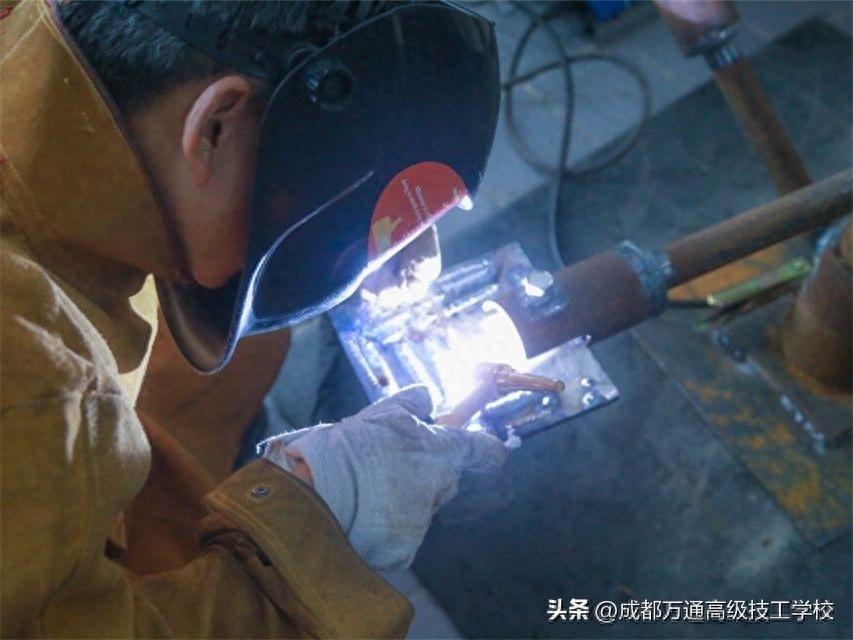 学焊工多少钱，学焊工一般要多长时间