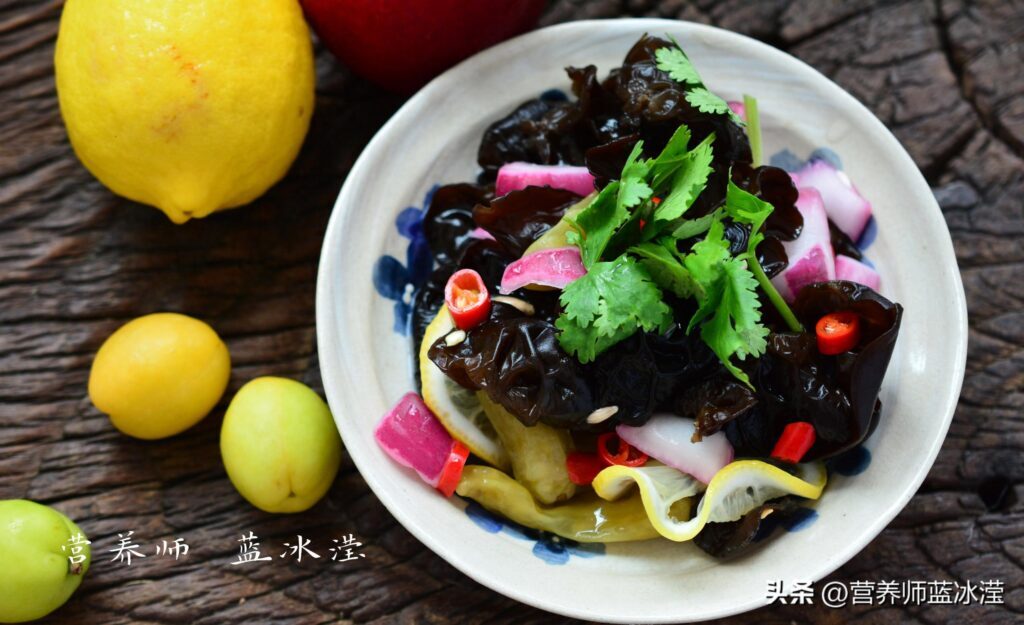 凉拌木耳怎么做，凉拌小木耳的正确方法