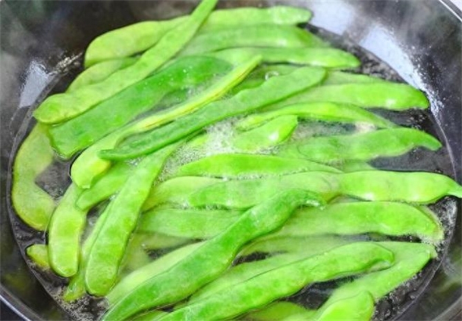 扁豆如何焯水，扁豆需不需要焯水