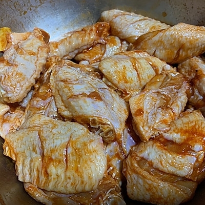 怎么烤鸡翅好吃，烤鸡翅的制作方法和配料