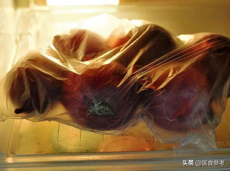 切洋葱辣眼睛怎么办，洋葱不辣眼睛的小窍门