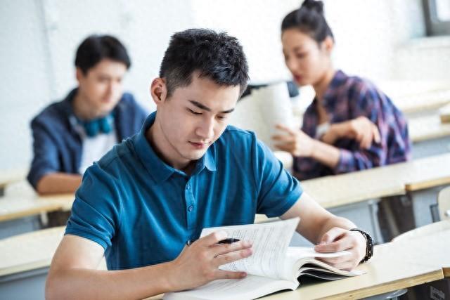 大学生怎么服兵役，大学生服兵役基本条件