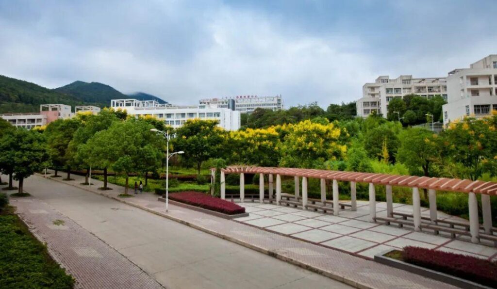 荆楚理工学院怎么样，荆楚理工是一本还是二本