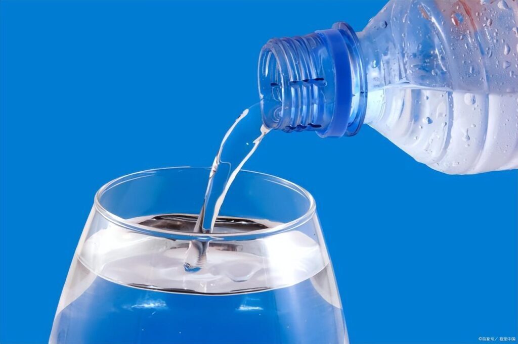 两升水是多少斤？正常人一天喝几斤水合适？