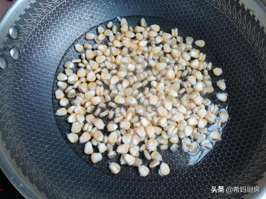 怎么做蛋黄玉米粒，蛋黄玉米的家常做法窍门