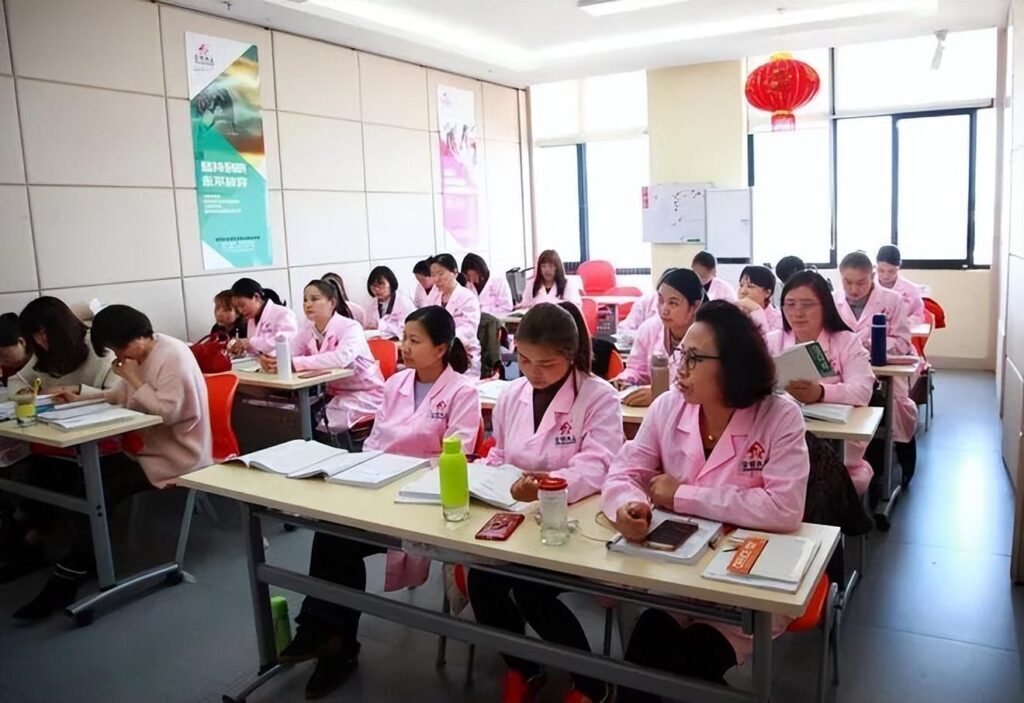 如何加盟家政服务公司？加盟家政公司需要多少钱？