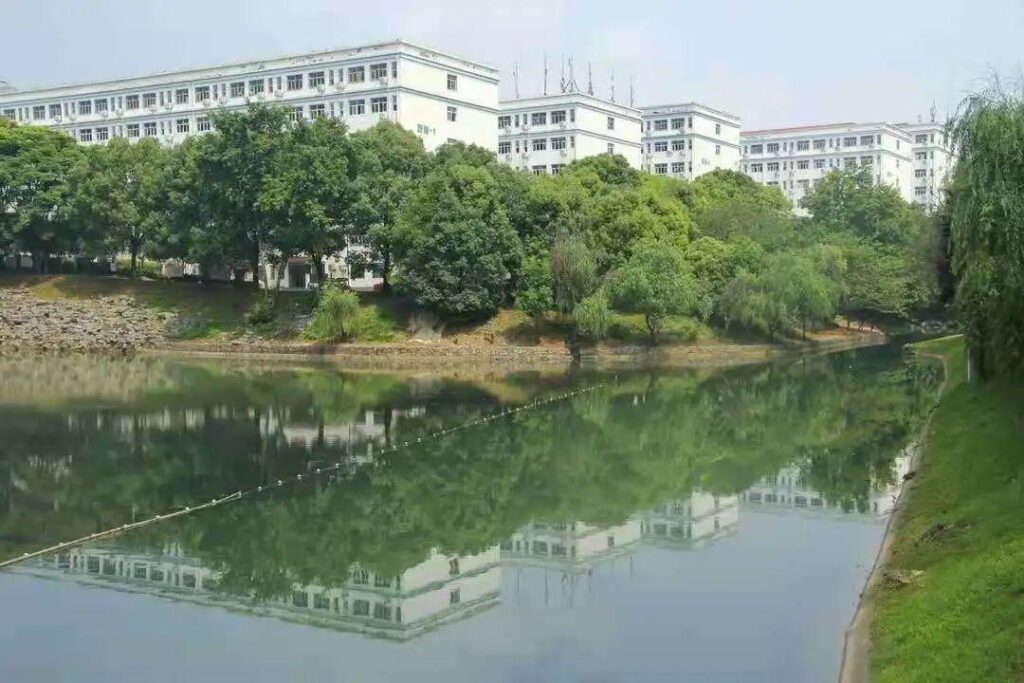 荆楚理工学院怎么样，荆楚理工是一本还是二本