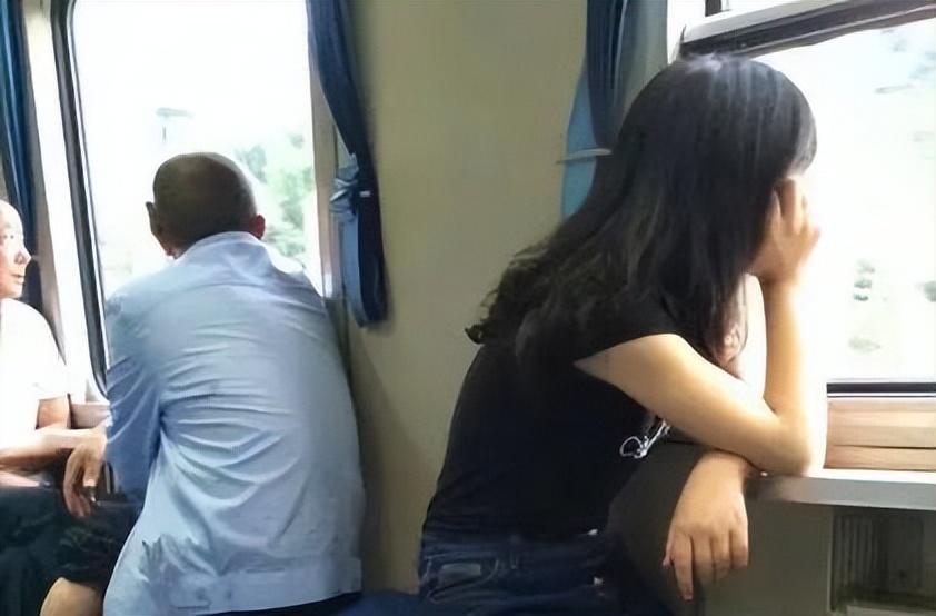 下头男是什么意思？男生什么样的行为算下头？