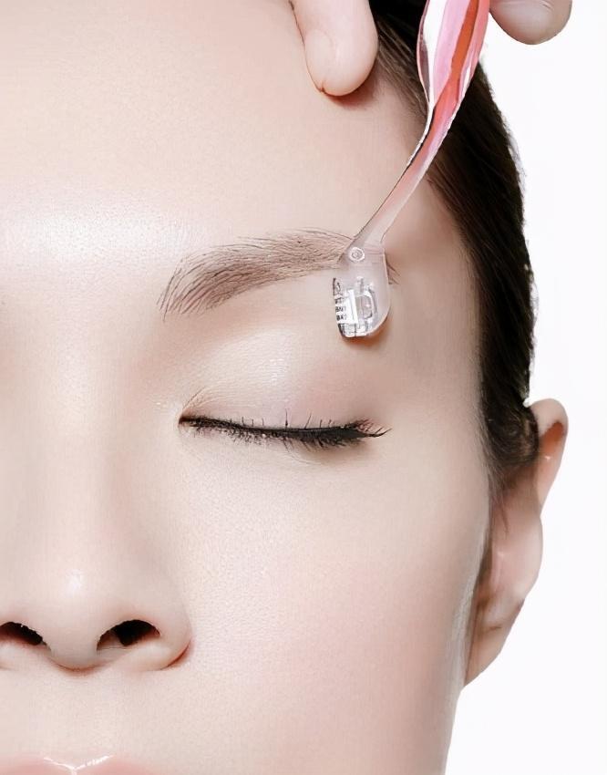 如何打造打造伪素颜妆容？伪素颜化妆技巧
