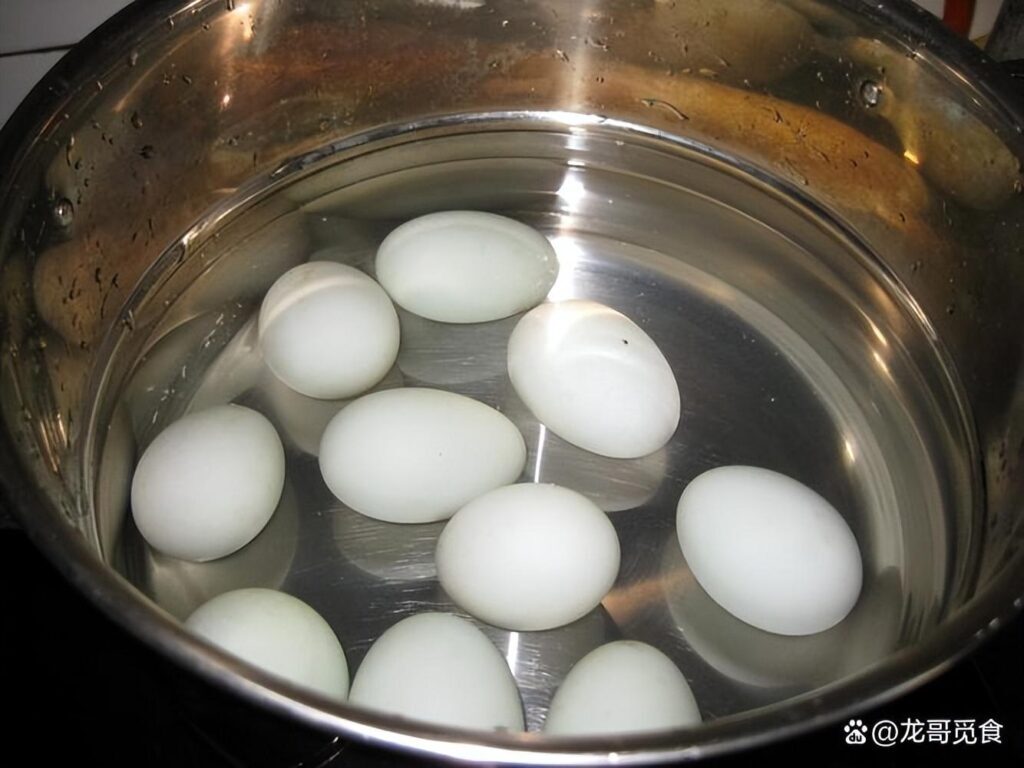 咸鸭蛋煮多久？咸鸭蛋蒸几分钟最好？