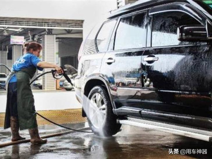 汽车内饰胶水怎么去除？除胶不伤车漆小妙招