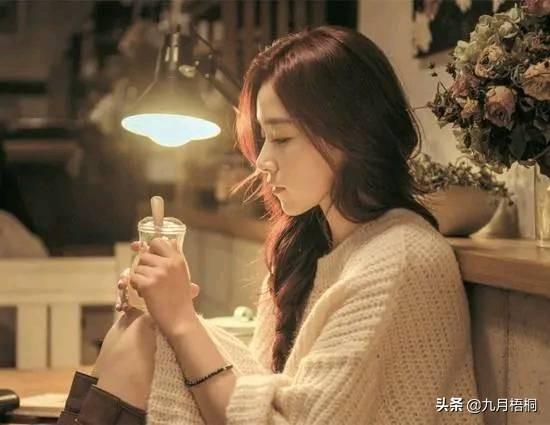 知世故而不世故什么意思？女人不世故表现在哪里？