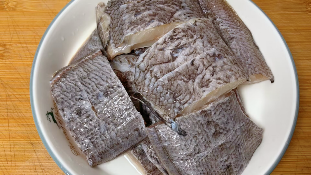 鳎目鱼是龙利鱼吗？鳎目鱼是什么样的？