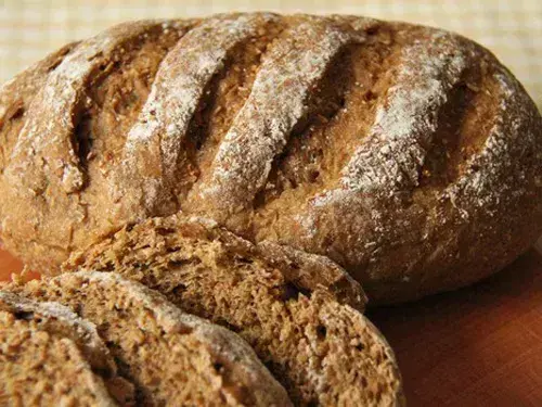 全麦面包含量多少才真正全麦？吃全麦面包的好处有哪些？