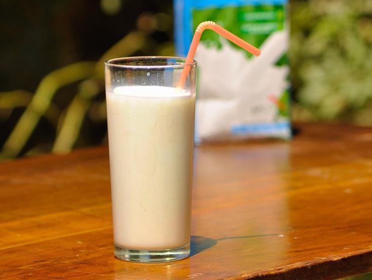 过期牛奶可以喝吗？过期牛奶喝了会怎么样？