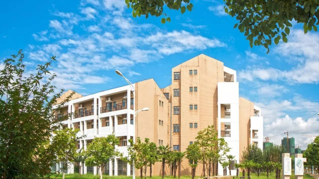中国药科大学有专科专业吗？中国药科大学专科好就业吗？
