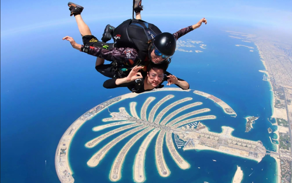 迪拜跳伞多少钱？迪拜跳伞费用高吗？