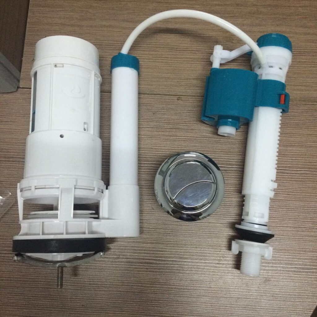 马桶水箱一直注水漏水怎么办园？马桶溢水怎么解决？