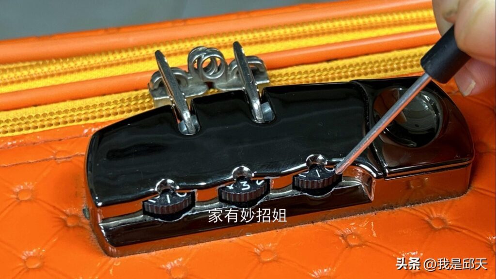 密码箱打不开怎么办？密码箱万能开锁方法