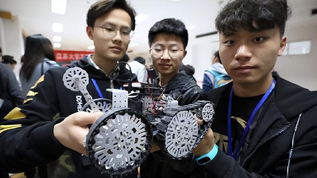 目前热门专业有哪些？目前学什么专业前景好？