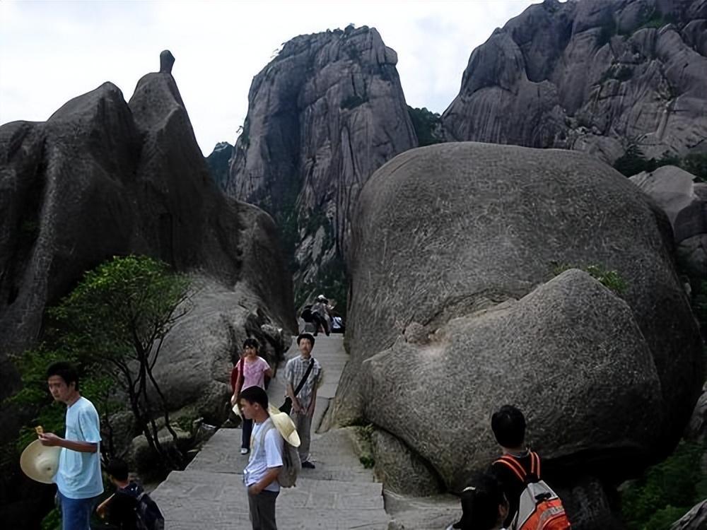 黄山奇石有哪些 ？关于黄山的介绍资料