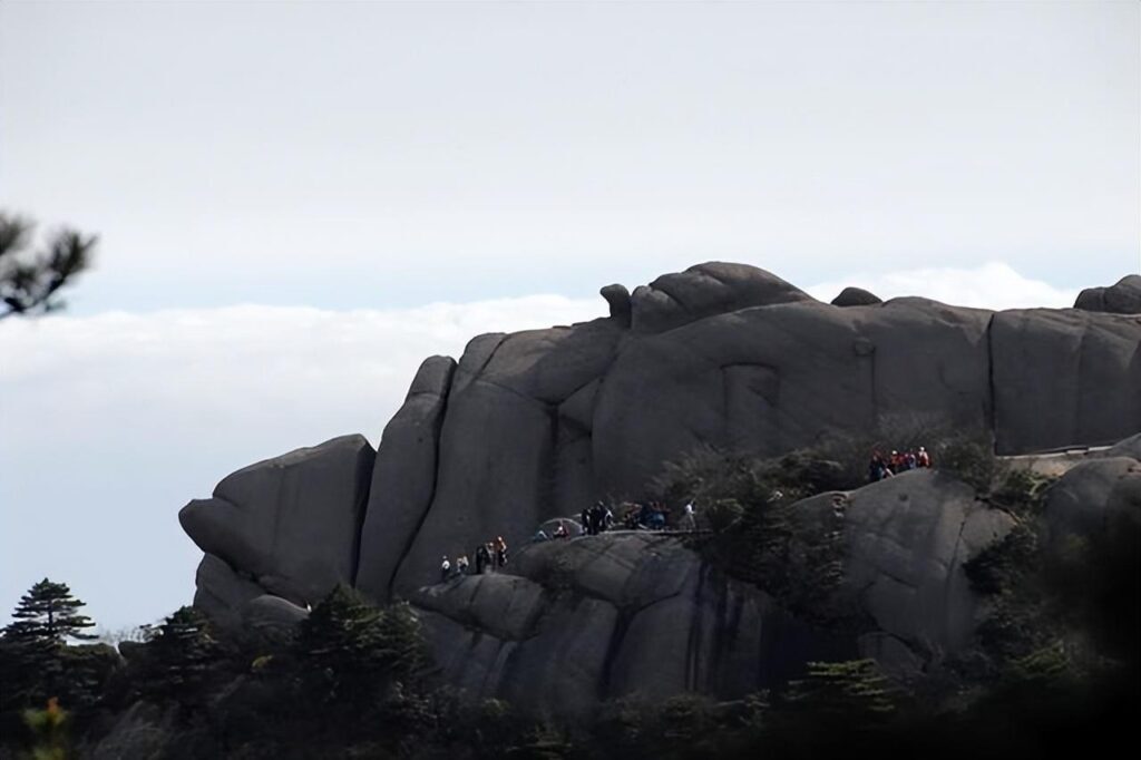 黄山奇石有哪些 ？关于黄山的介绍资料