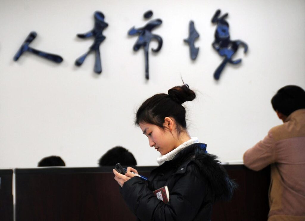 存放档案需要什么证件？存入档案需要什么材料？