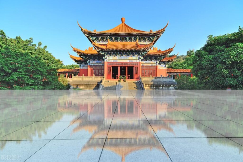 不分轩轾什么意思？不分轩秷能形容行为吗？