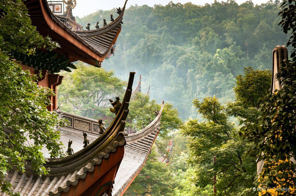 济公在哪个寺庙出家？济公的寺庙叫什么名字？